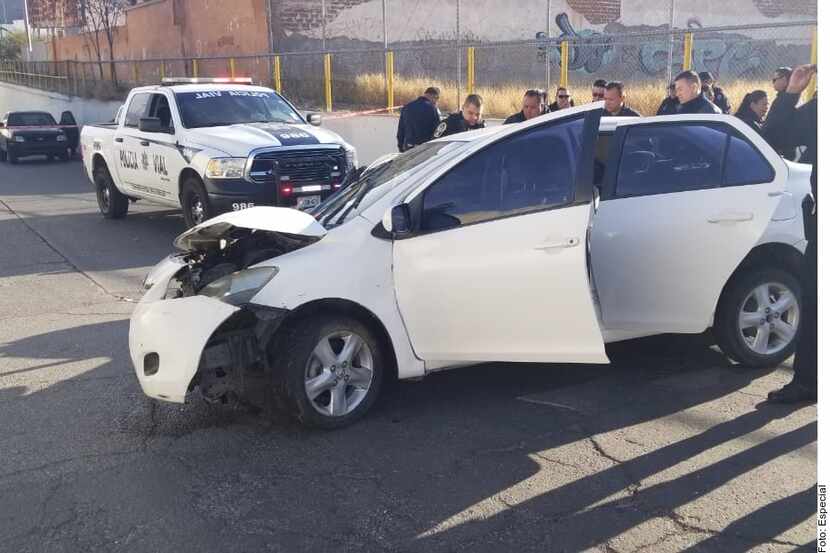 Dos escoltas del Gobernador Javier Corral resultaron lesionados en un ataque a balazos...