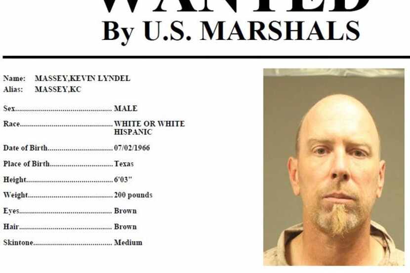 Los U.S. Marshals buscan a Kevin Massey, considerado un extremista violento.