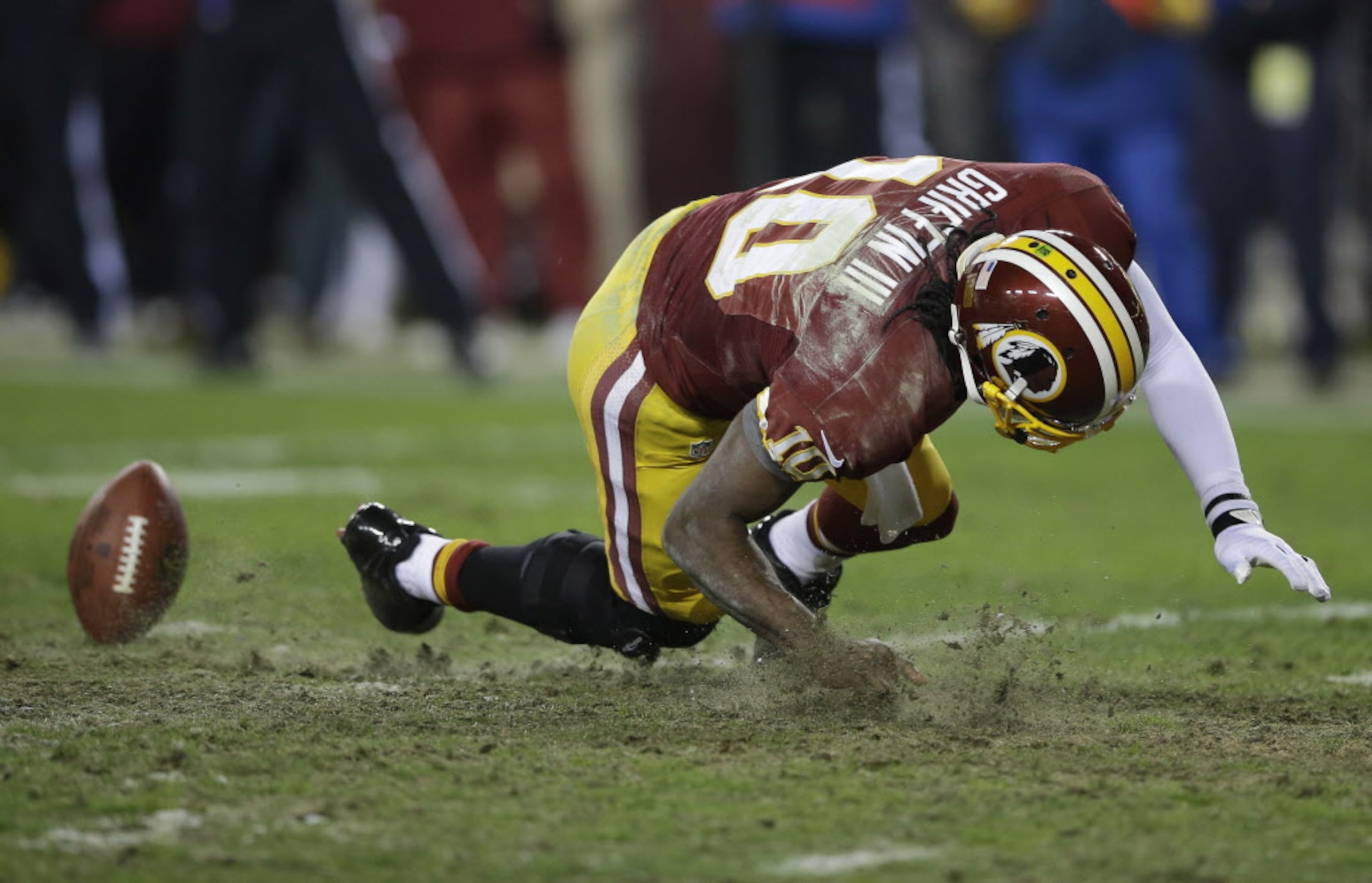 RG3 hurt, Seattle tops Redskins 24-14 in playoffs - The Sumter Item