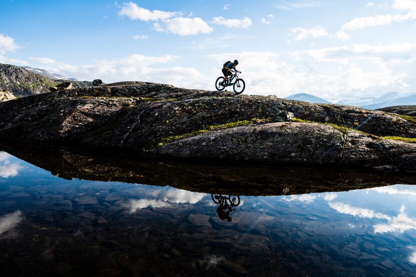 Guests can hike or ride mountain bikes during the summer months at Niehku Mountain Villa. 