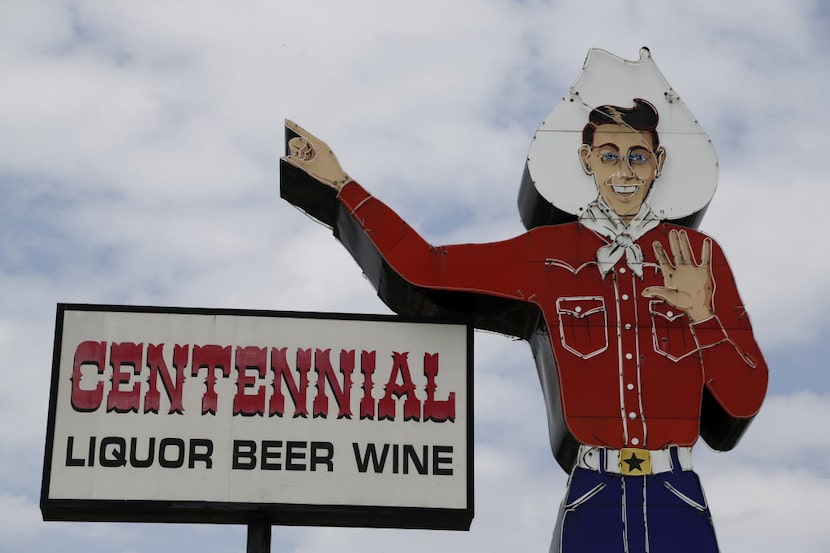  Let's be honest: Neon Big Tex looks better than the Replacement Big Tex who stands guard...