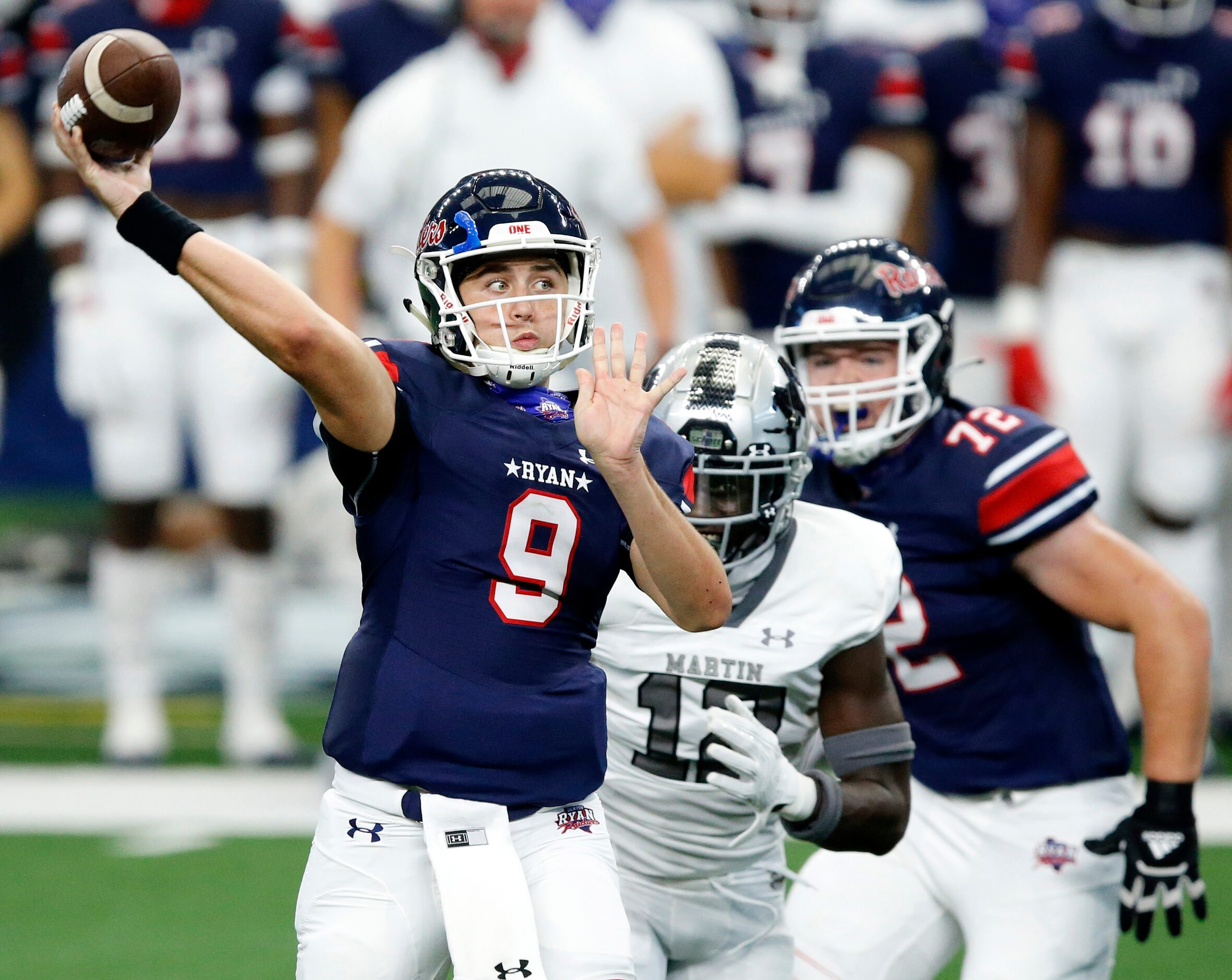 Denton Ryan quarterback Austin Jordan (9) tosses a first quarter touchdown pass against...