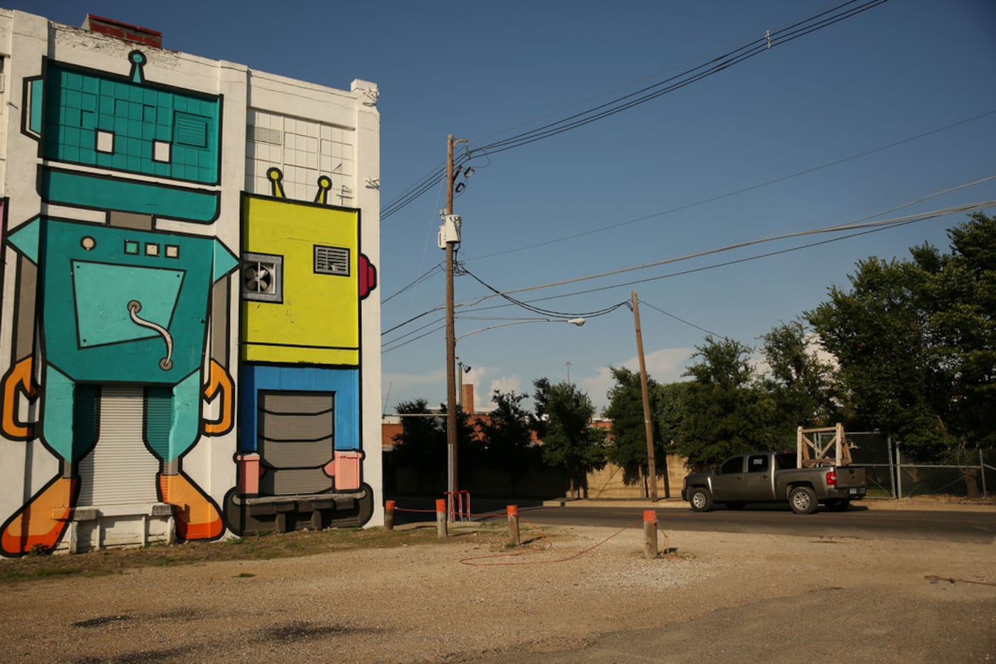 Murals adorn an alley in Deep Ellum, not far from where Dallas police arrested a suspected...