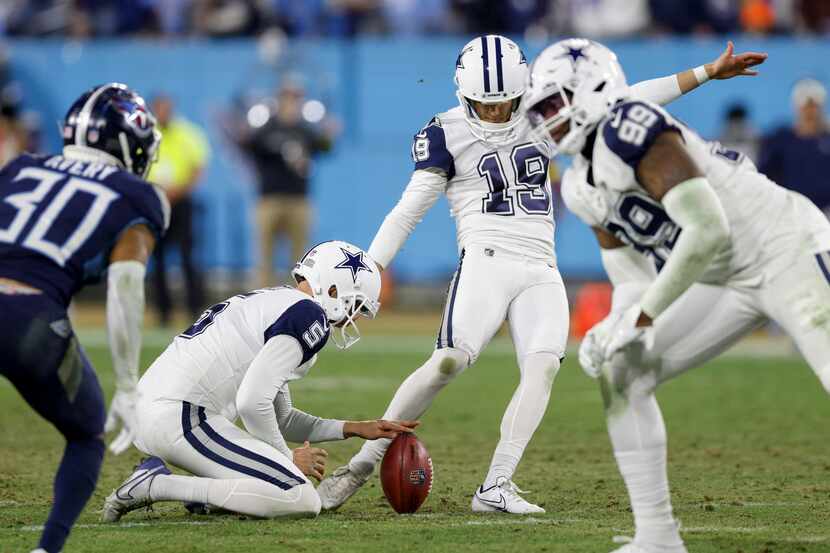 Dallas Cowboys place kicker Brett Maher (19) makes a field goal during the second half of an...