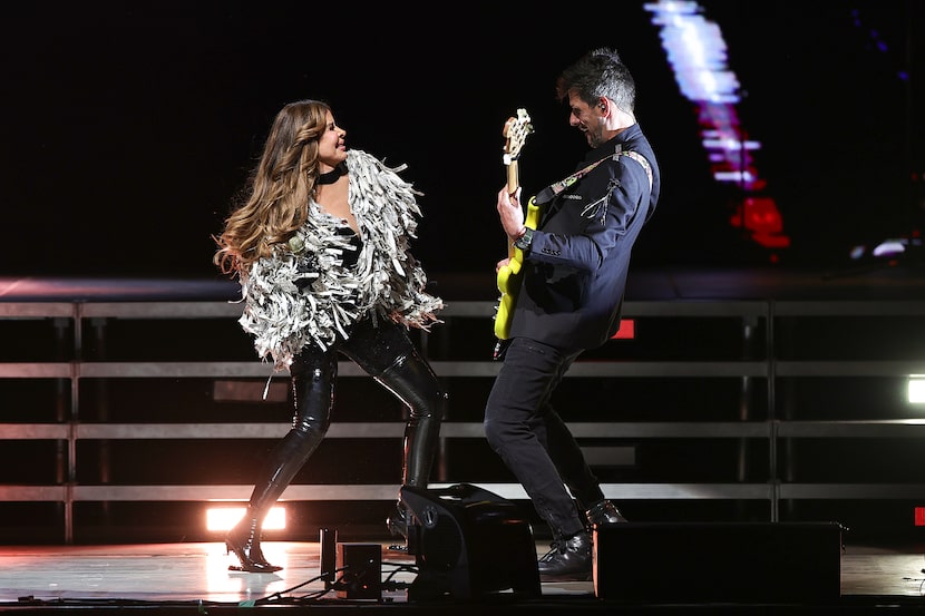 DALLAS, TEXAS: La cantante mexicana Gloria Trevi hace su presentación en el escenario...