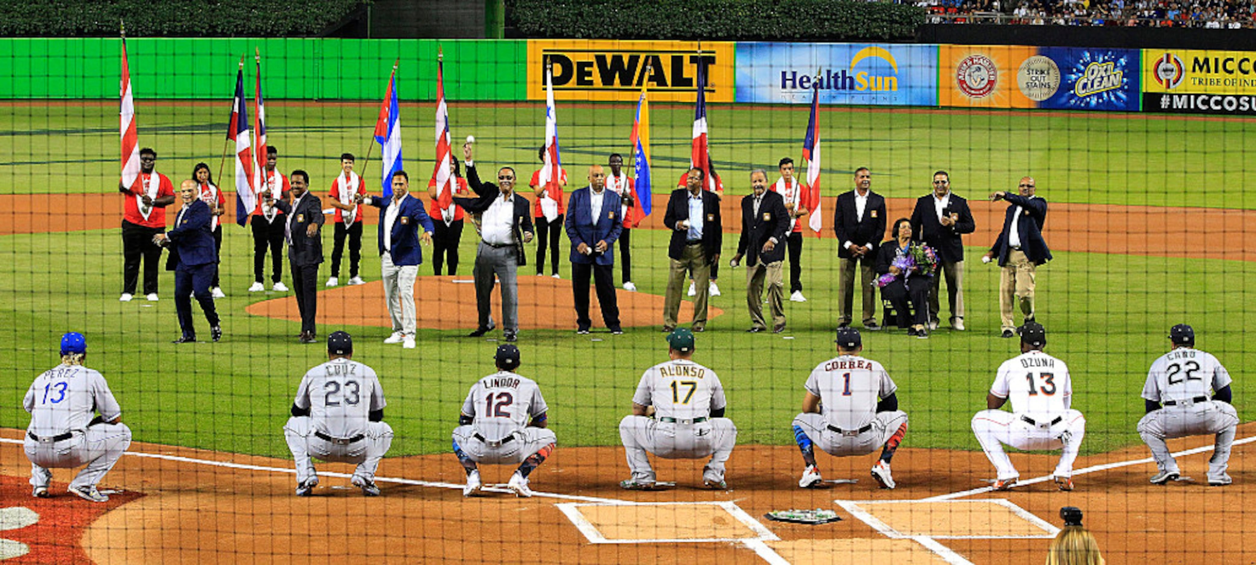 Puerto Rico celebrates Hall of Famer Pudge Rodriguez