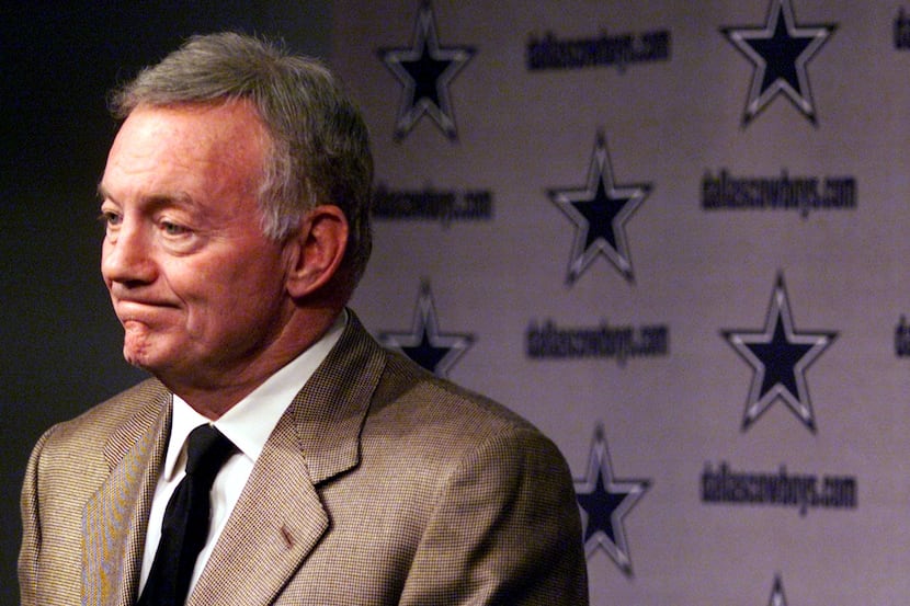 ORG XMIT: S0350408195_BBS Jerry Jones of the Dallas Cowboys talks about Troy Aikman at the...