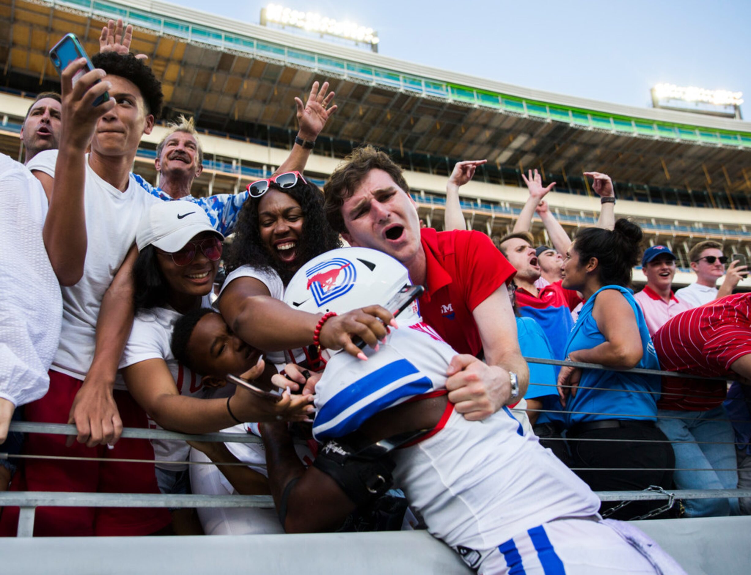 Southern Methodist Mustangs cornerback Eric Sutton (1) celebrates a 41-38 win over TCU...