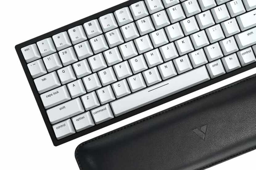 The Vissles V84 Wireless Mechanical Keyboard with wrist rest.