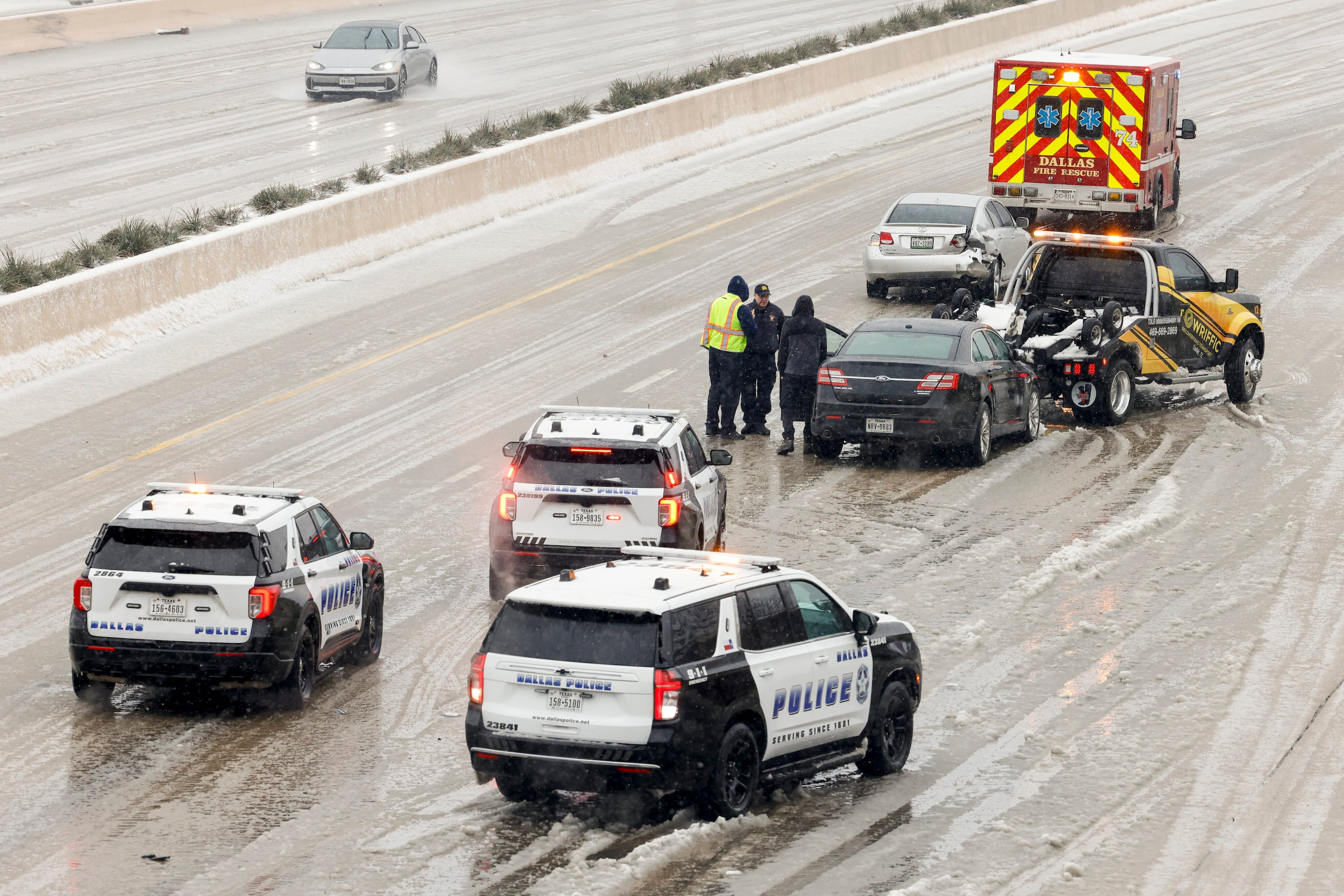 Dallas police and Dallas Fire-Rescue respond to an accident on southbound U.S. 75 near...