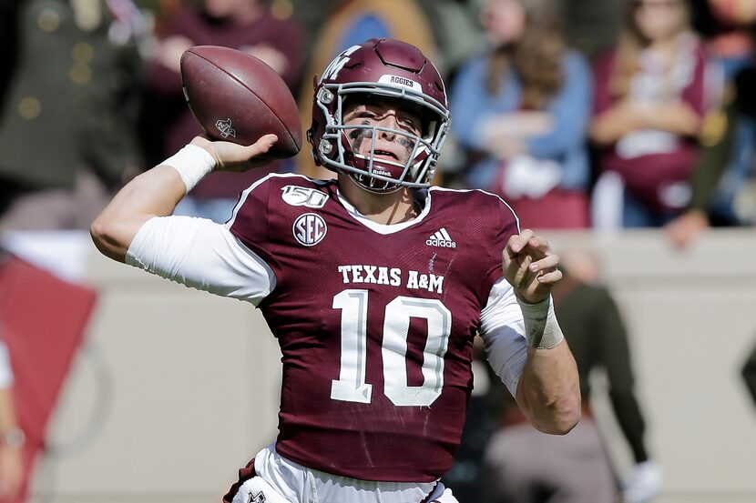 Texas A&M quarterback Zach Calzada (10) looks to pass against UTSA during the fourth quarter...