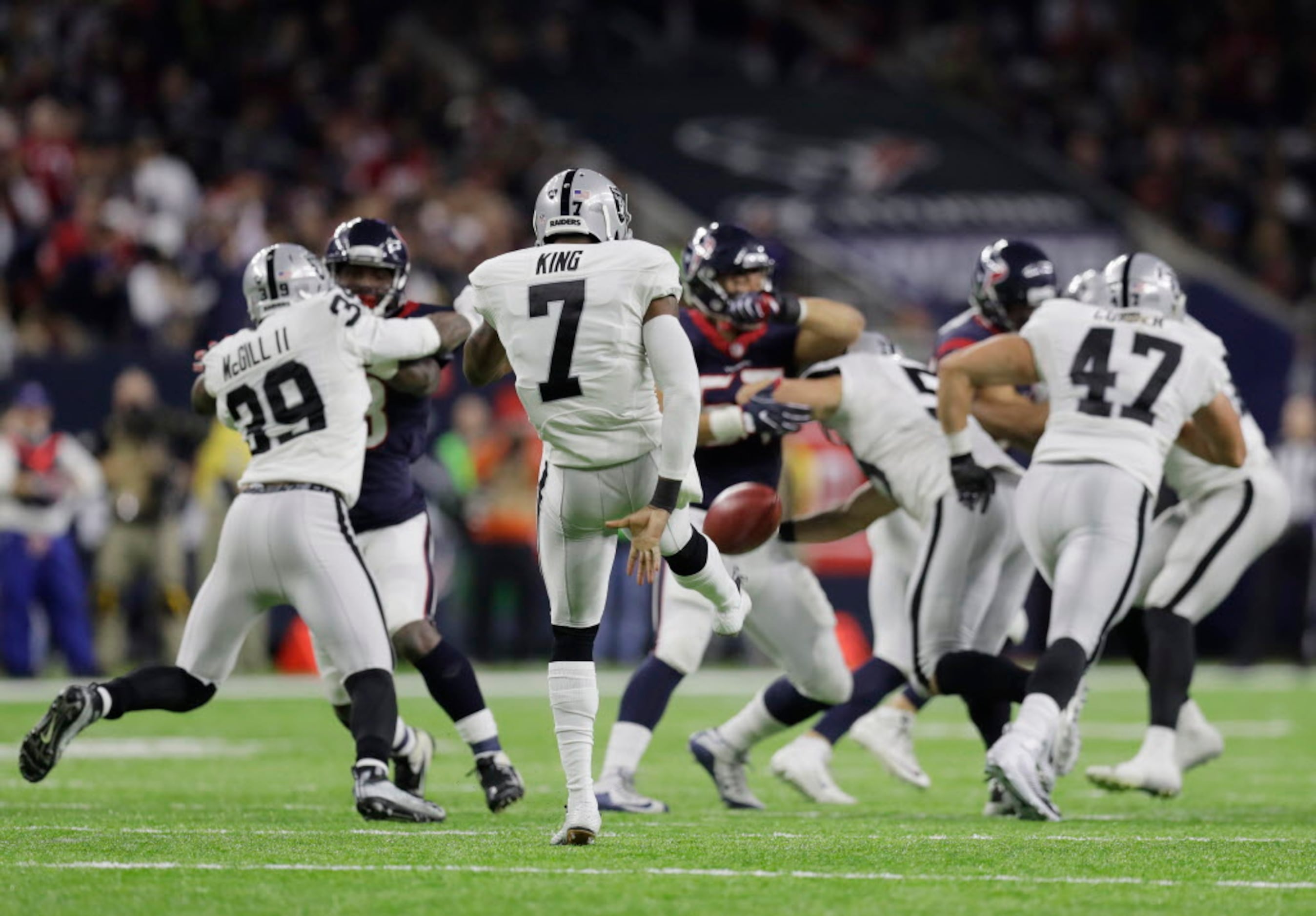 Punter Marquette King signs with Raiders' rival Denver