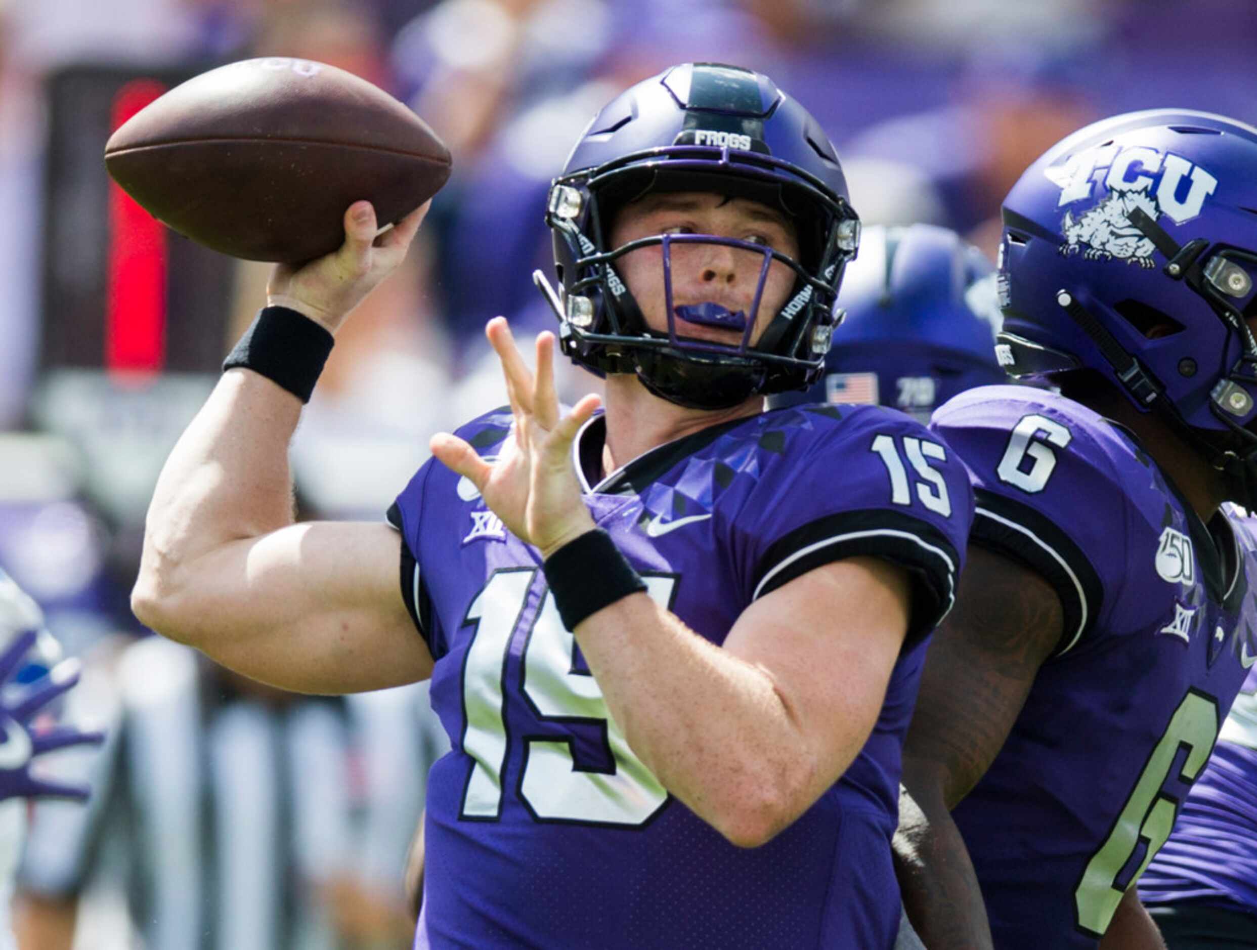TCU Horned Frogs quarterback Max Duggan (15) throws a pass during the first quarter of a...