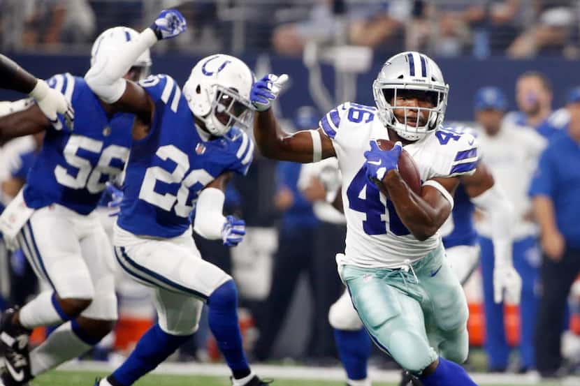 Dallas Cowboys running back Alfred Morris (46) runs up the field during the first half of a...