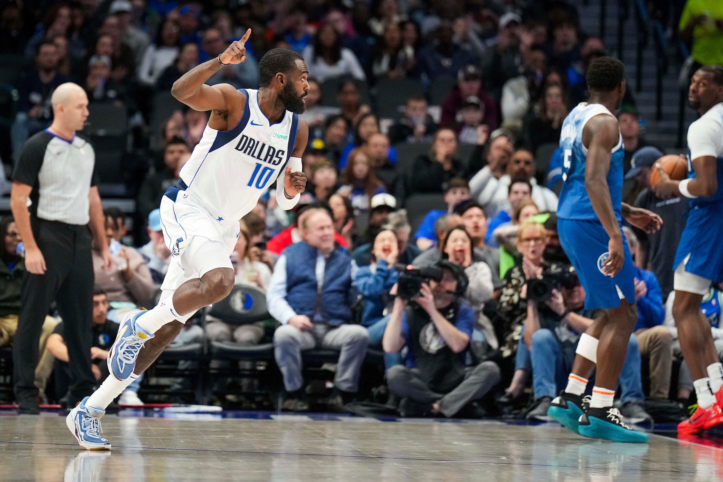 Dallas Mavericks forward Tim Hardaway Jr. (10) celebrates after a basket during the first...