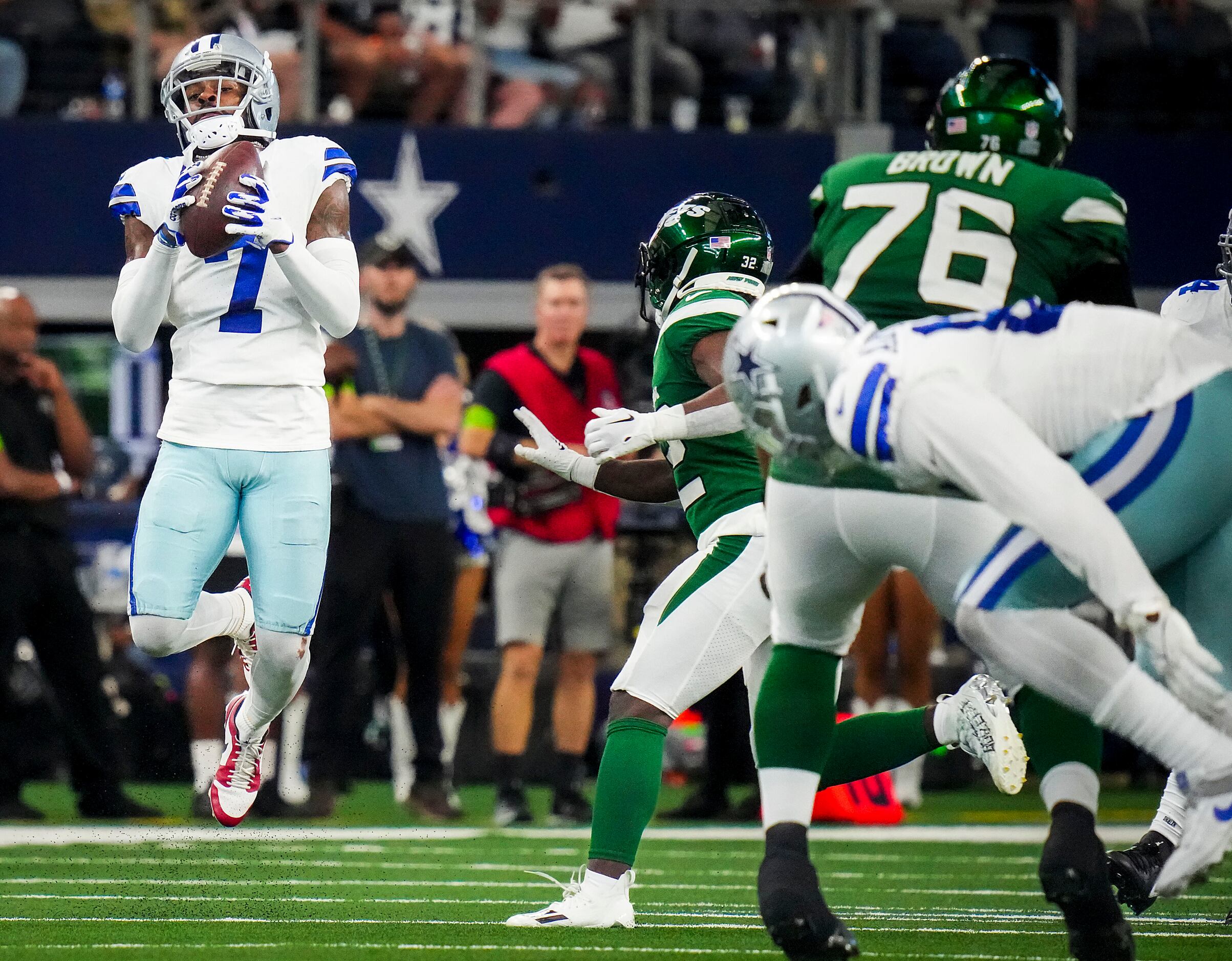 Eagles defeated by Cowboys 34-40 - CBS Philadelphia