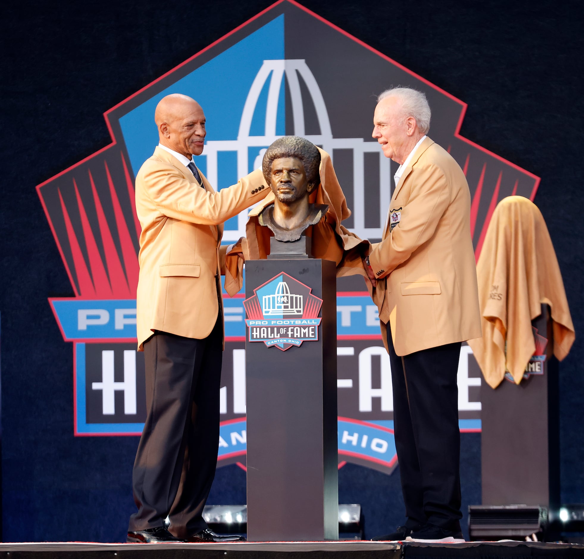 Drew Pearson prepares to be inducted into 2021 Pro Football Hall of Fame  this weekend