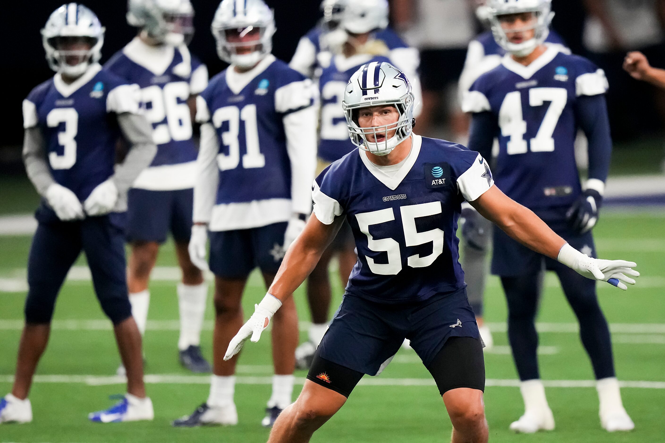 Dallas Cowboys linebacker Leighton Vander Esch (55) participates in a drill during the OTA...