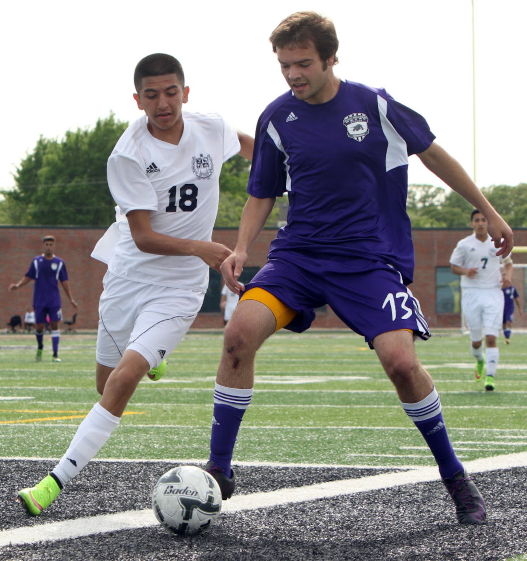 Life Oak Cliff's Ricardo Rodriguez (18) challenges Abilene Wylie's Anson Van Cleave (13) for...