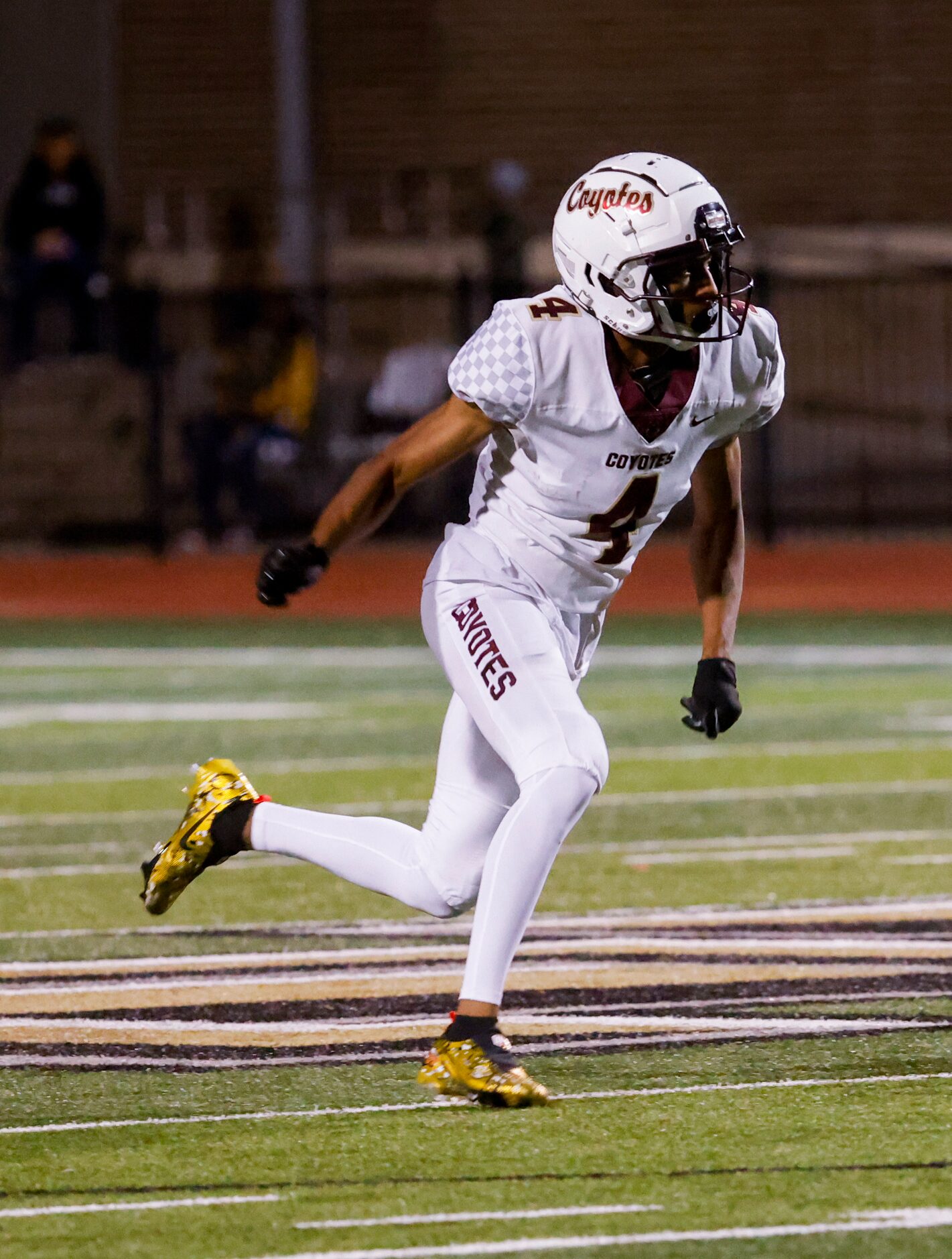 Frisco Heritage’s wide receiver Carsten Brewer (4) during the first half of a District 5-5A...