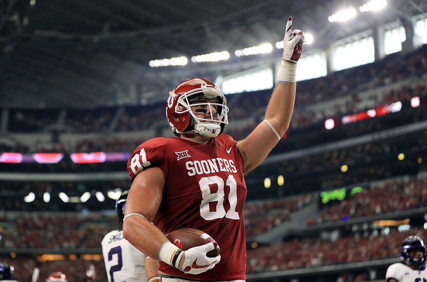 ARLINGTON, TX - DECEMBER 02:  Mark Andrews #81 of the Oklahoma Sooners makes a touchdown...