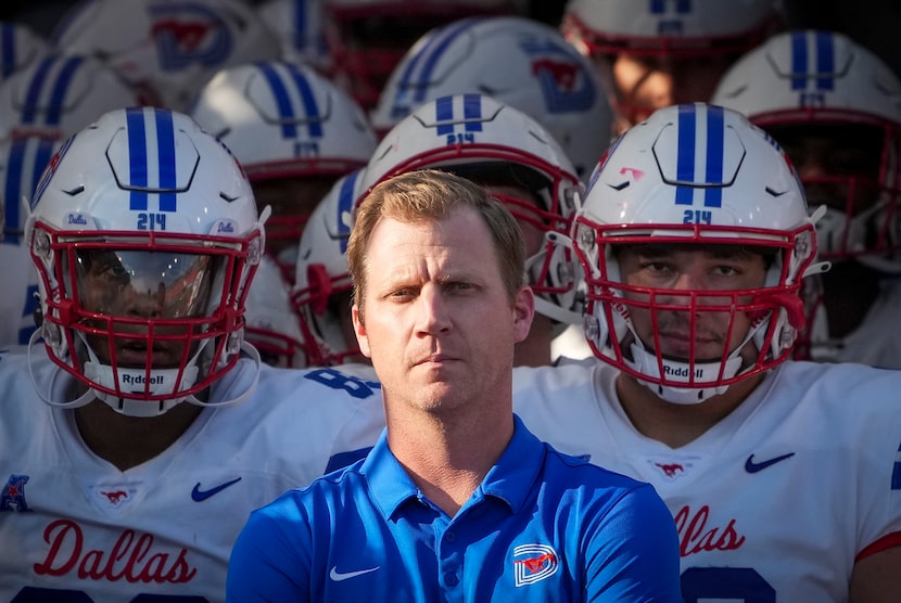 SMU head coach Rhett Lashlee waits in the tunnel with his team before taking the field for...