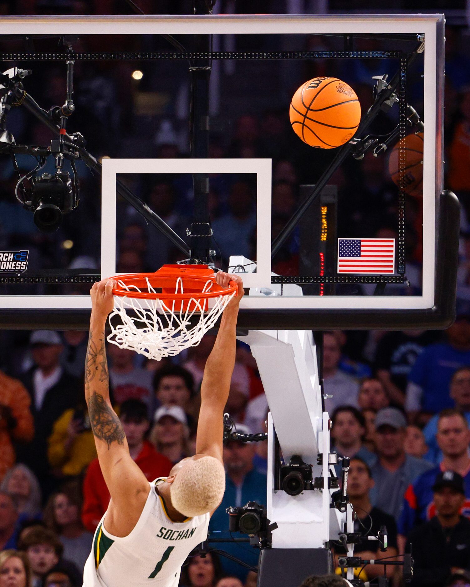 Baylor Bears forward Jeremy Sochan (1) misses a dunk during the first overtime period of a...