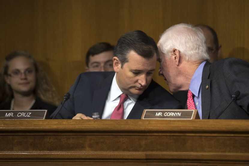 L to r, Sen. Ted Cruz and Sen. John Cornyn