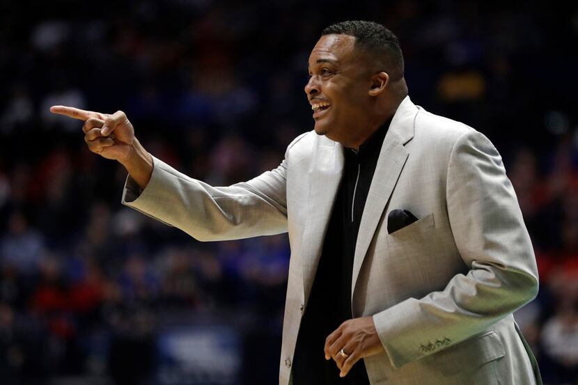 FILE- In this March 16, 2018, file photo Georgia State head coach Ron Hunter calls out form...