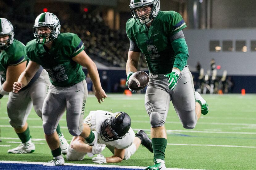 Frisco Reedy linebacker William Harbour (2) scores a touchdown in the first half of a...