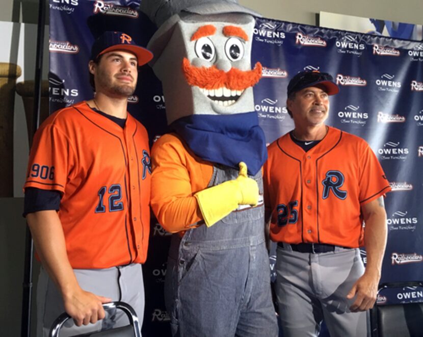 Patrick y Rafael Palmeiro. Foto AP