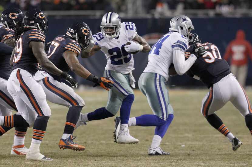 Dallas Cowboys running back DeMarco Murray (29) rushes against the Chicago Bears in the...