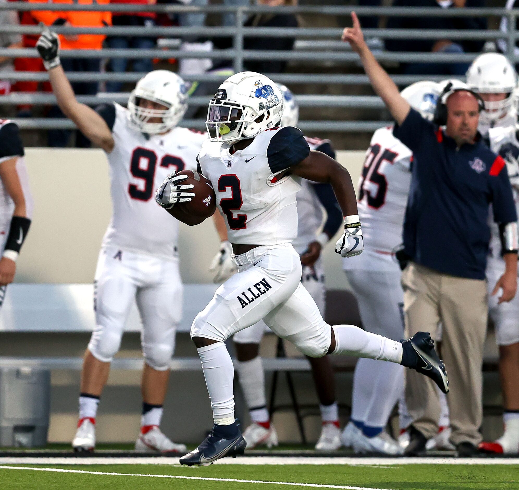 Allen running back Jaylen Jenkins (2) goes 75 yards for a touchdown against Denton Guyer...