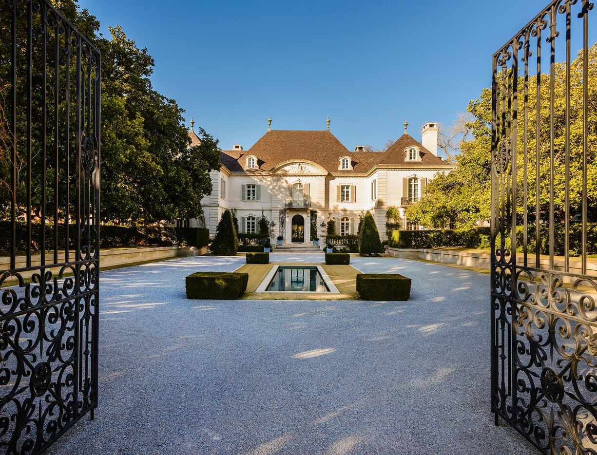 The 25-acre Hicks estate on Walnut Hill Lane in North Dallas was purchased by businessman...