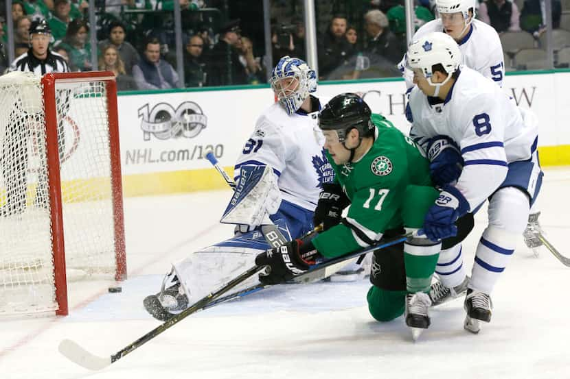 Dallas Stars center Devin Shore (17) scores a goal against Toronto Maple Leafs goalie...