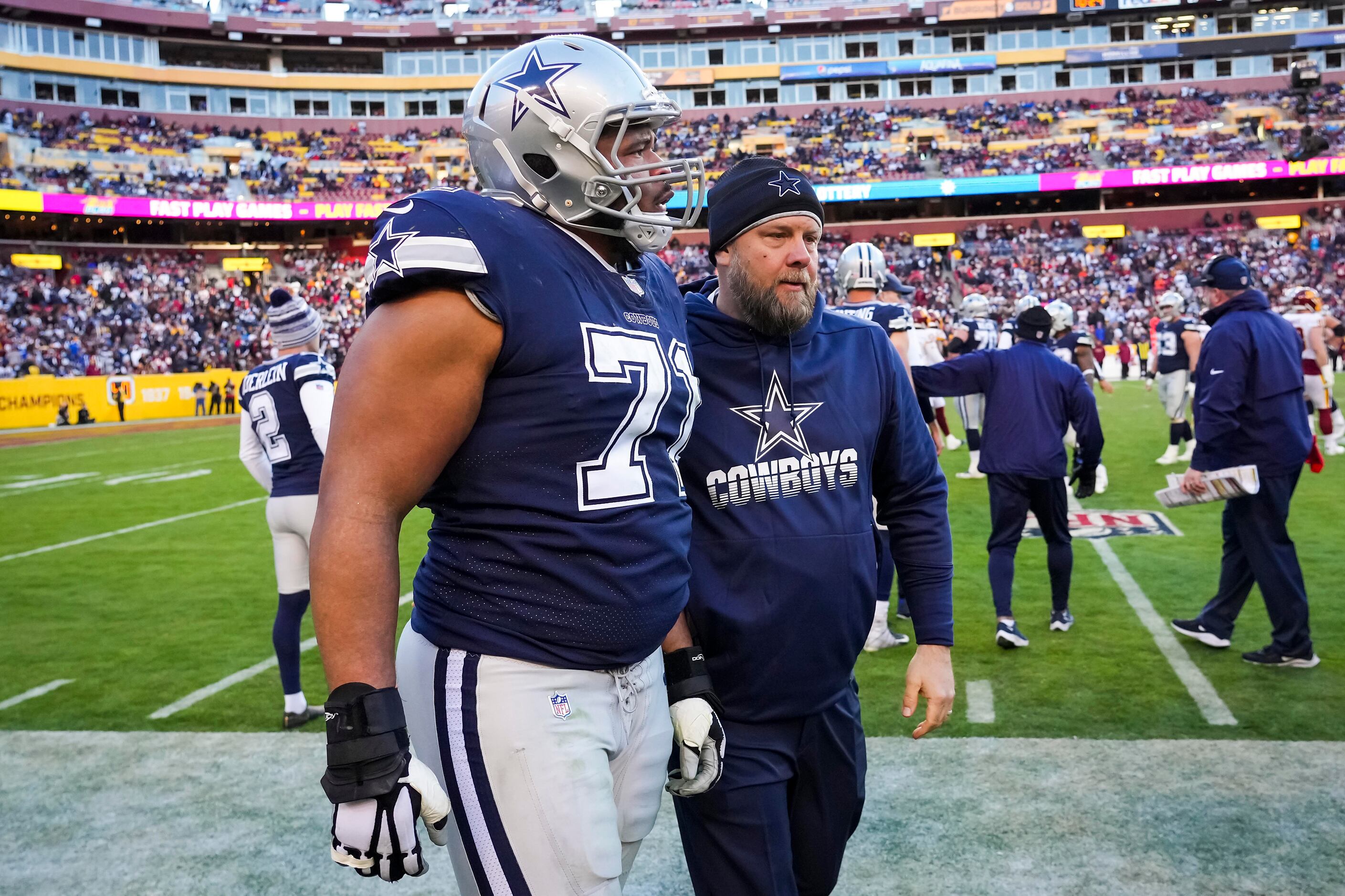 Cowboys RT La'el Collins on ejection: 'I'm just here to protect my  quarterback at all costs'