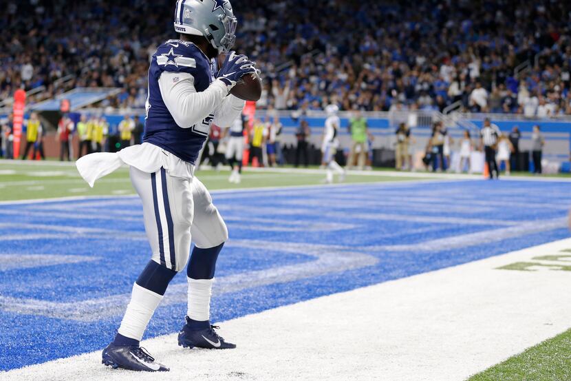 Dallas Cowboys running back Ezekiel Elliott (21) mimics part of Dallas Cowboys quarterback...