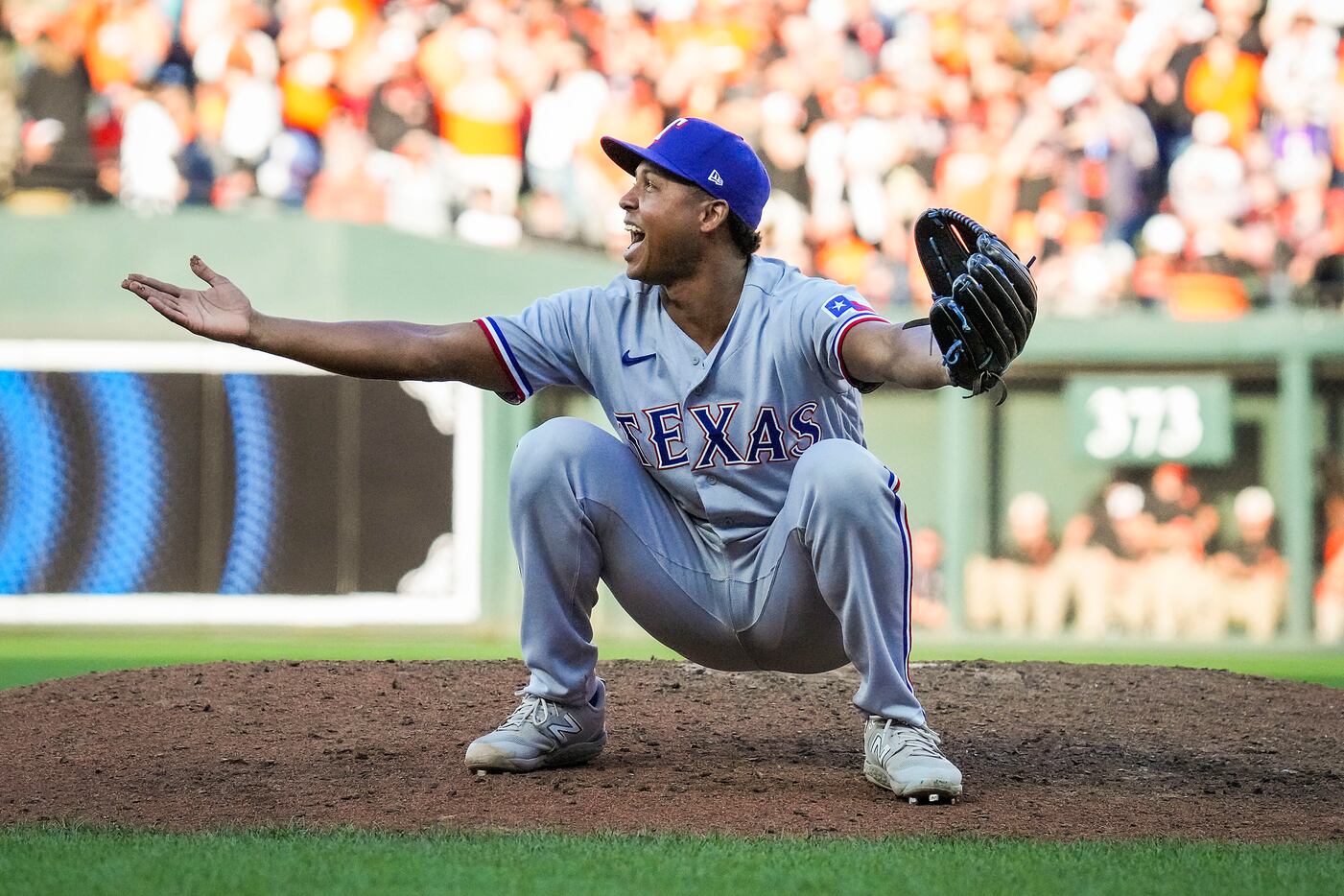 Five thoughts: Pitching gambit pays off, Rangers take control of