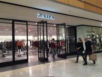  Zara reopened at Galleria Dallas on Wednesday, Oct. 28, 2015. (DMN photo Maria Halkias)