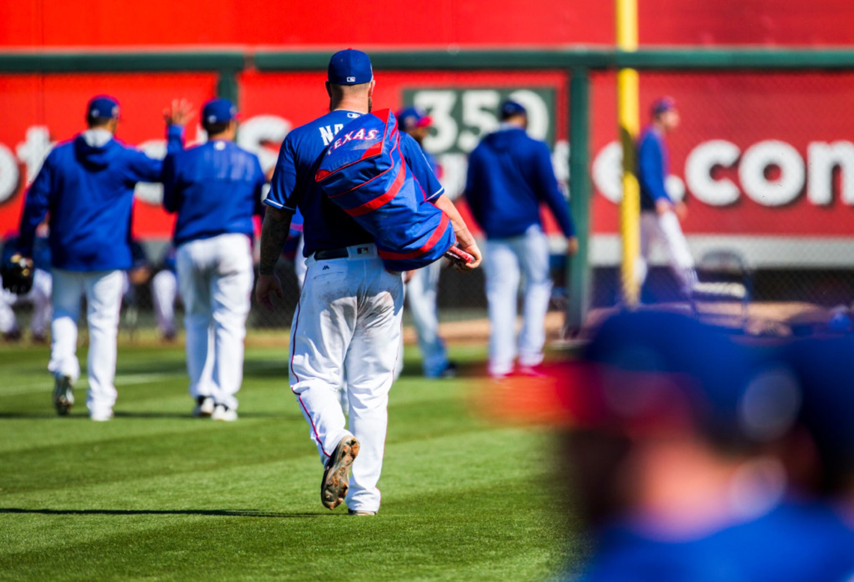 Mike Napoli, Texas Rangers get by Kansas City Royals 