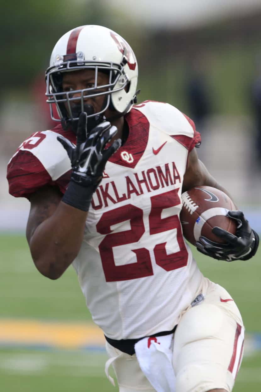 Oklahoma running back Joe Mixon (25) during the first half of an NCAA college football game...