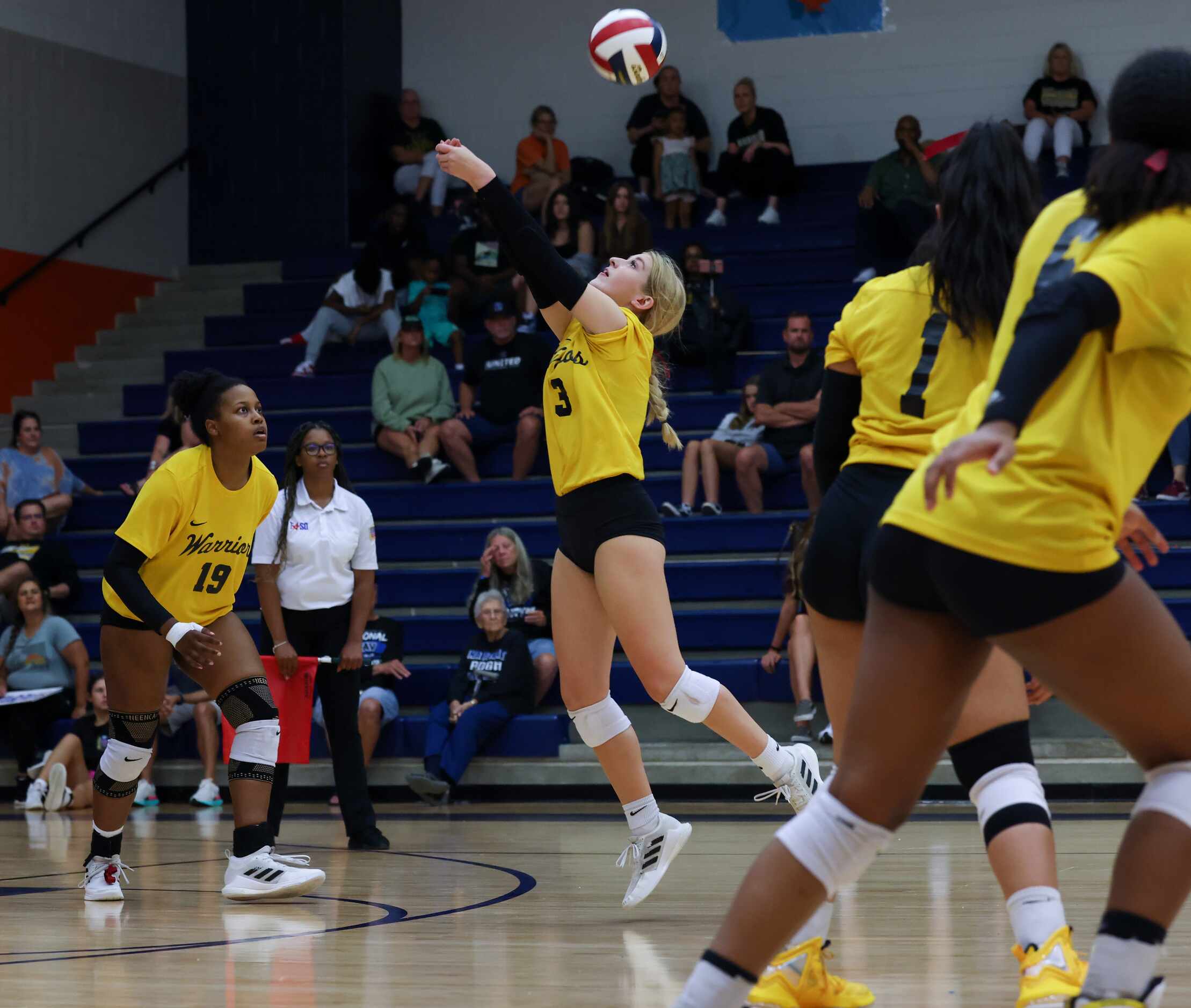 Frisco ISD’s Memorial High School Savannah Dent (3) volleys the ball during the third set of...