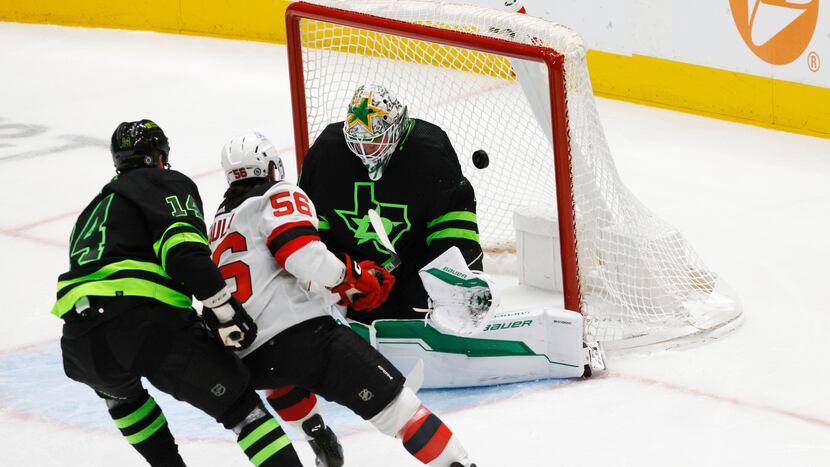 Dallas Stars give up three goals in the second period, lose to the New Jersey Devils