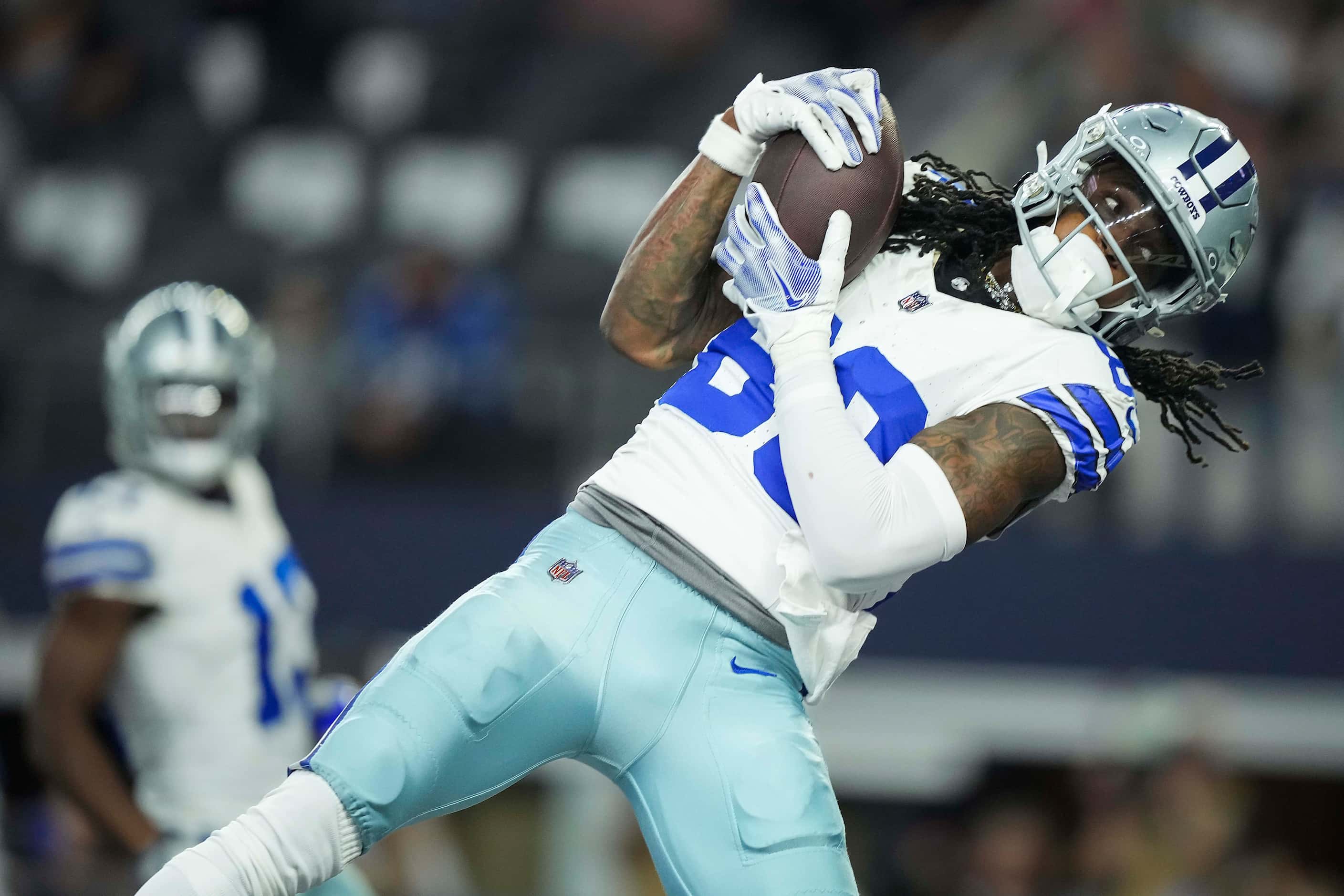 Dallas Cowboys wide receiver CeeDee Lamb (88) catches a 15-yard touchdown  pass during the...