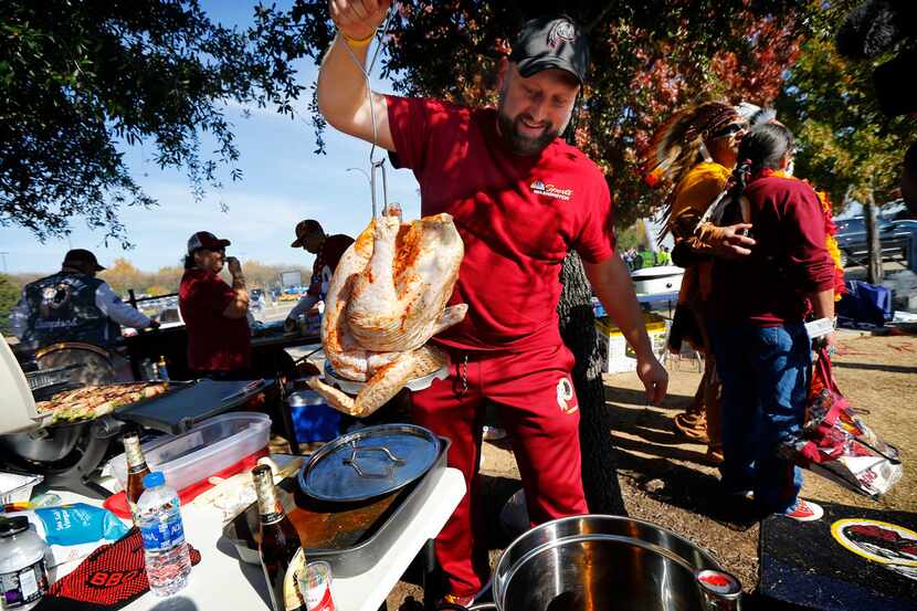 El pavo frito es uno de los platillos más tradicionales para Thanksgiving, pero autoridades...
