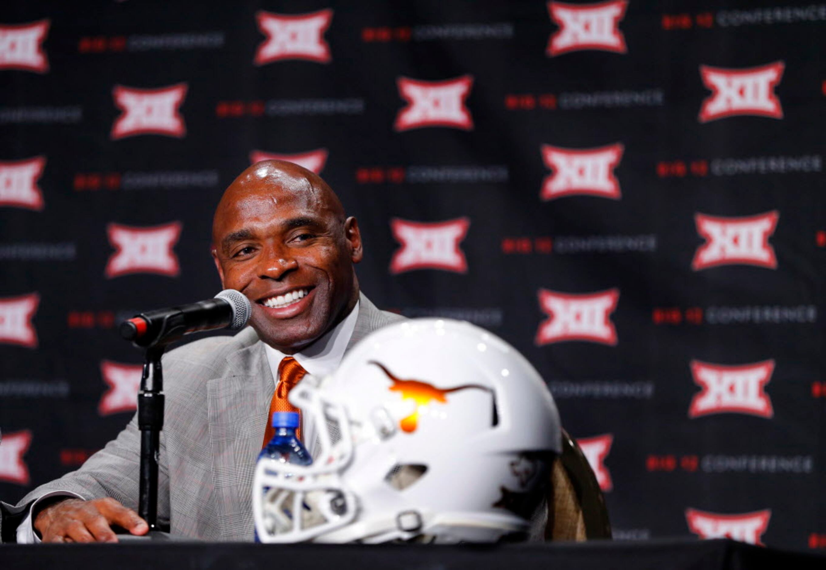 USF's Charlie Strong to lock horns with his former Texas QB, Shane