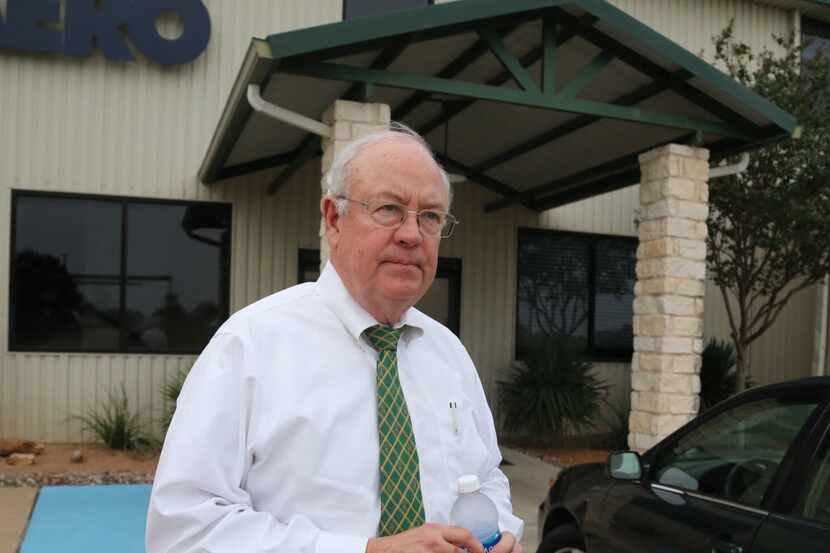 In this photo taken Wednesday, May, 25, 2016, Baylor President Ken Starr leaves a terminal...