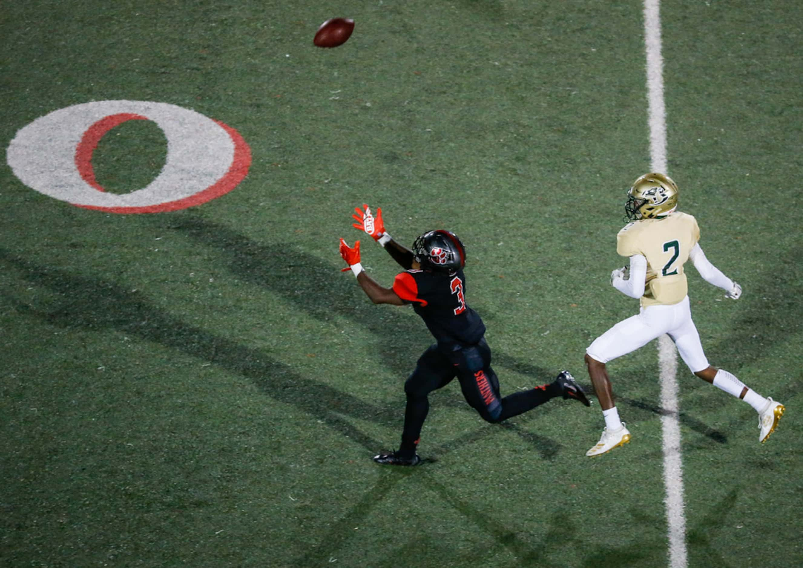 Colleyville Heritage wide receiver Isaac Shabay (3) reaches but fails to receive a pass over...