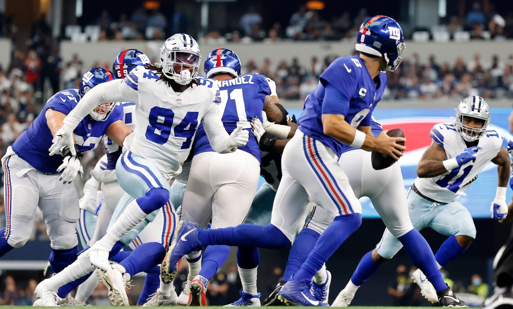 Giants snap Cowboys' 11-game winning streak 10-7