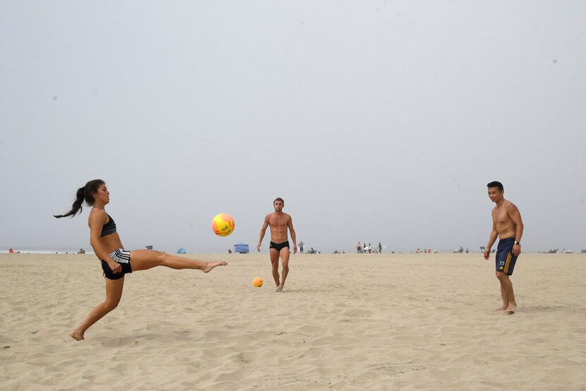 Huntington Beach, California, el domingo 26 de abril de 2020.